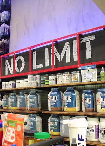 LA MANZANITA FIT shop interior showing supplement products and NO LIMIT branding